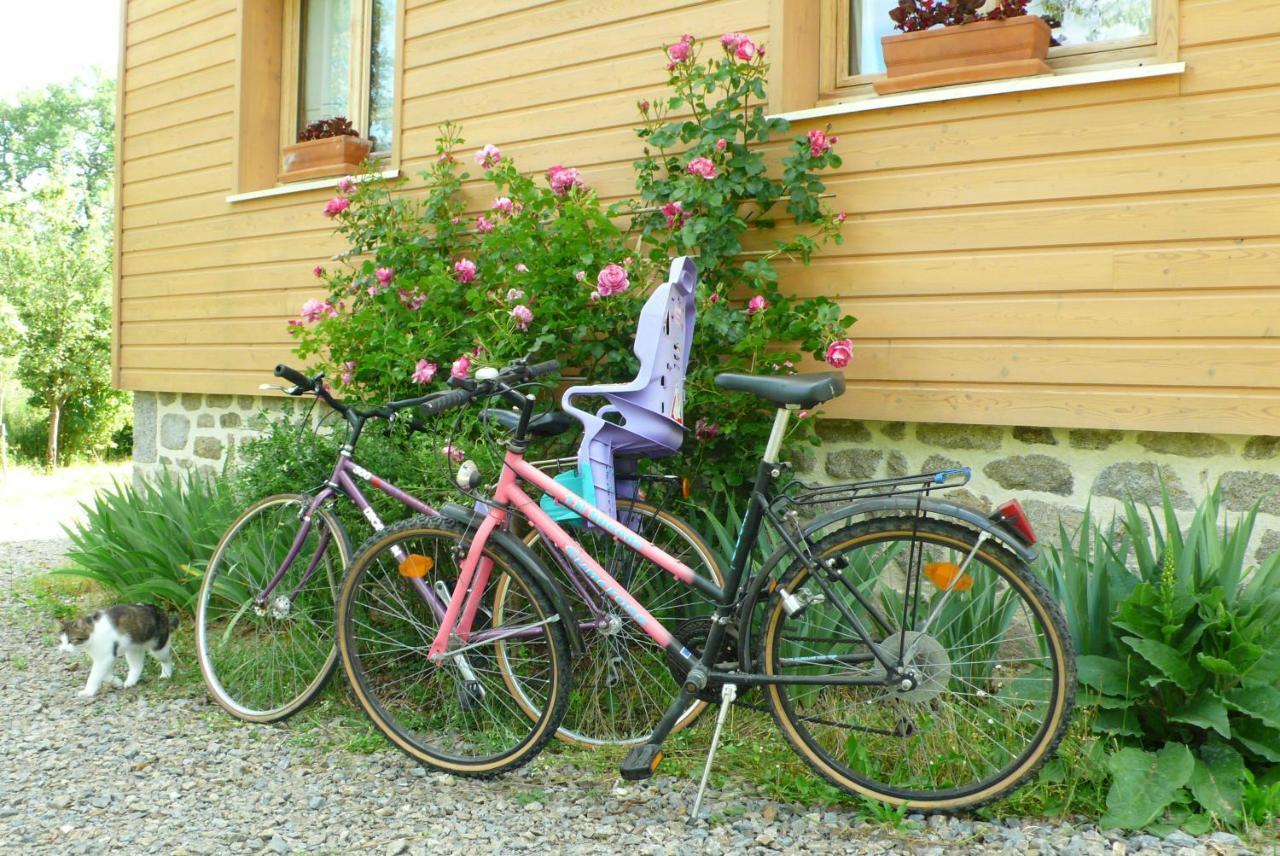 Chez Geppetto Bed & Breakfast Saint-Georges-Nigremont Exterior photo